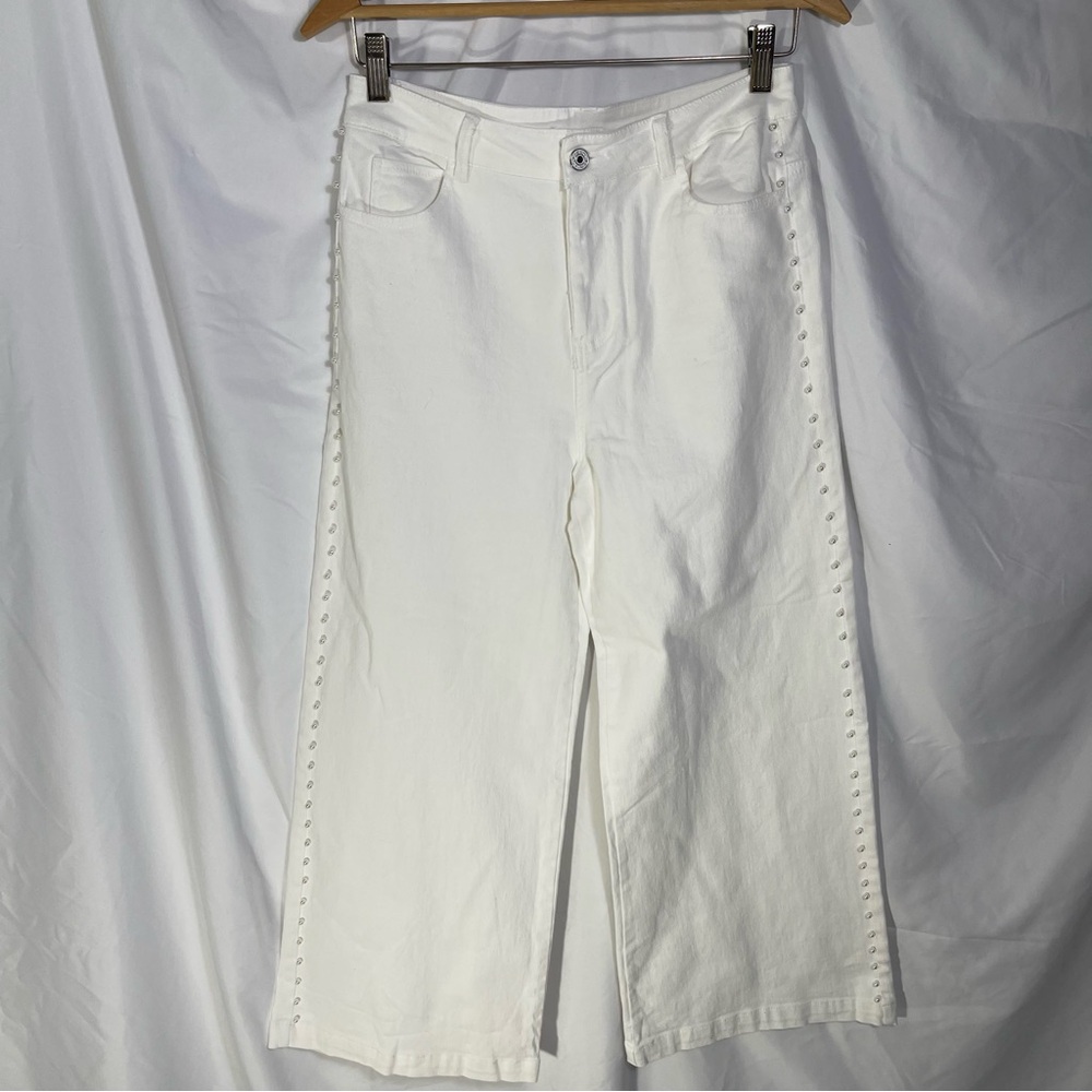 NWOT Entro Off-White Wide Leg Cropped Pant with Gorgeous Side Peal DetailChic M